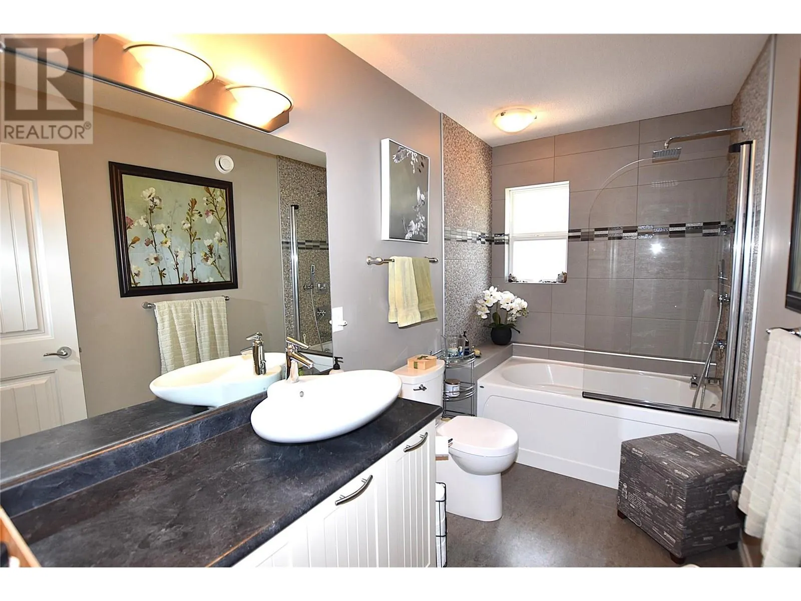 39 Lakeshore Drive