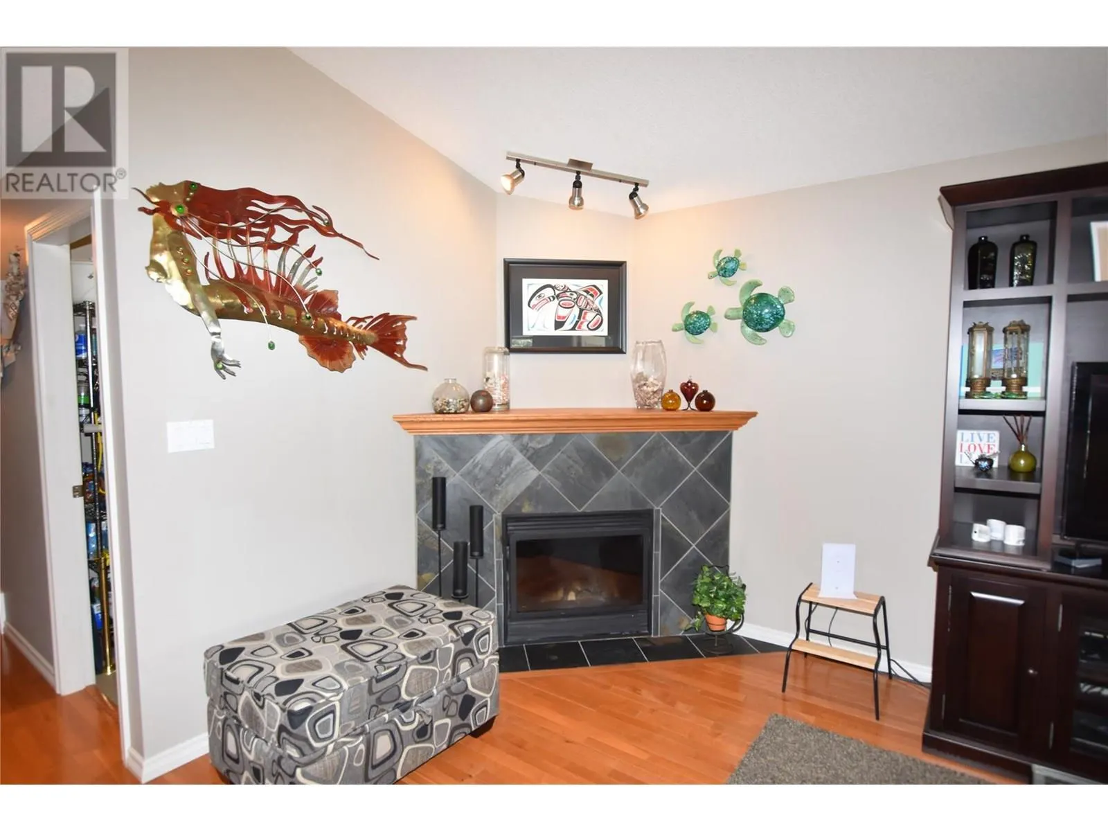 39 Lakeshore Drive
