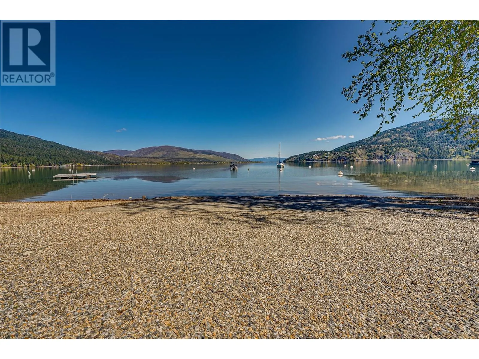 39 Lakeshore Drive