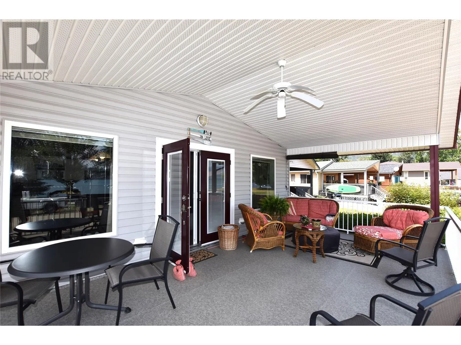 39 Lakeshore Drive