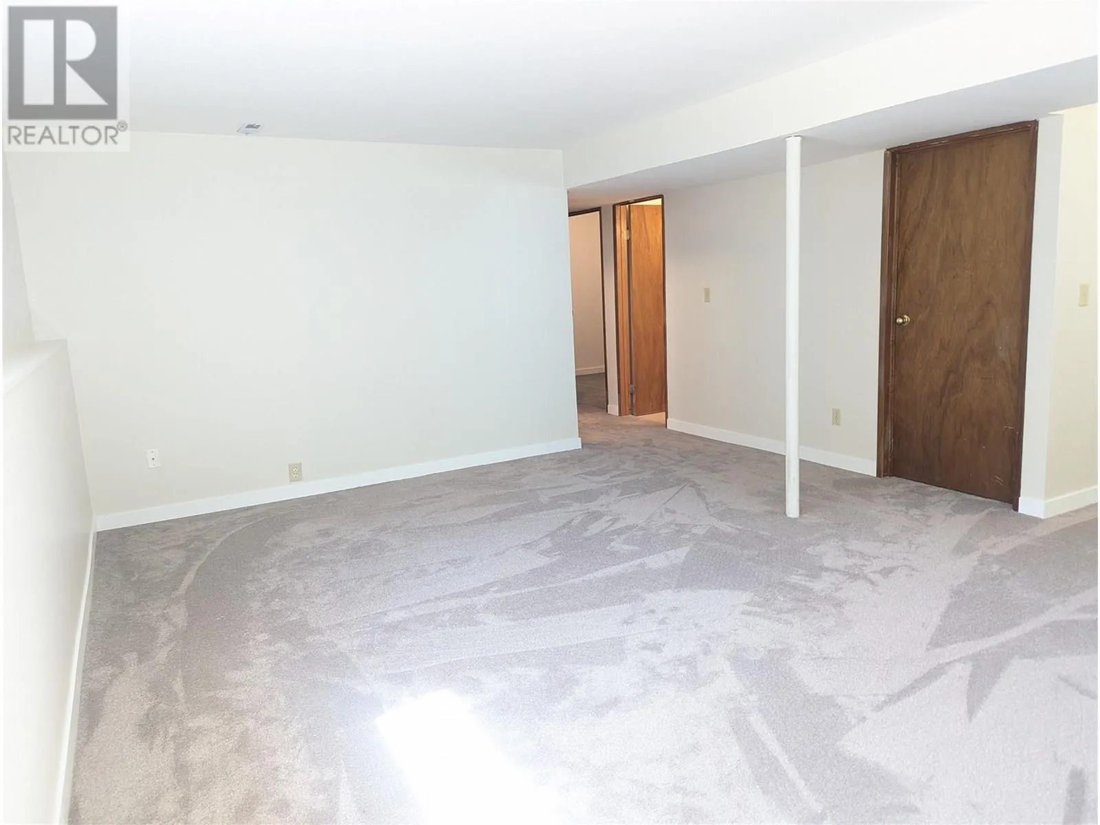 1087 Monterey Court