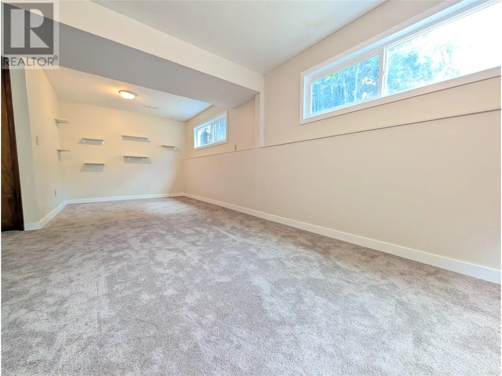 1087 Monterey Court
