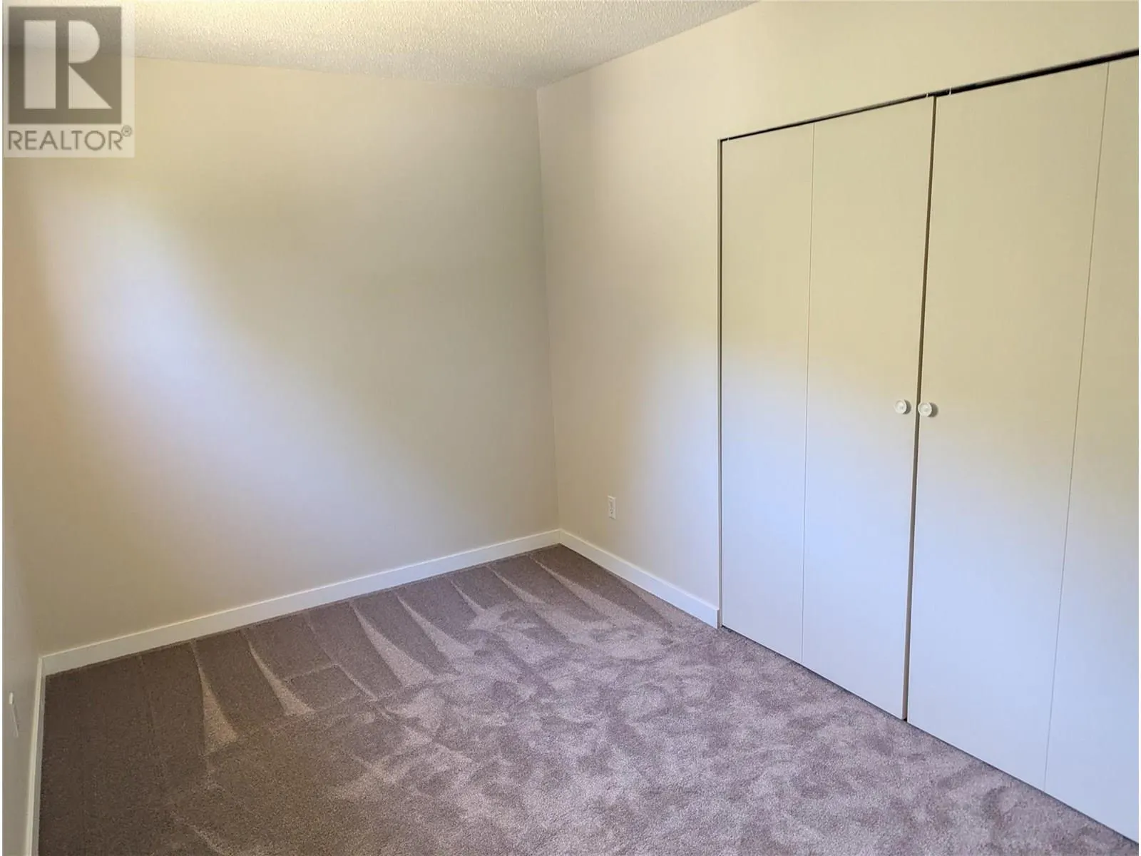 1087 Monterey Court