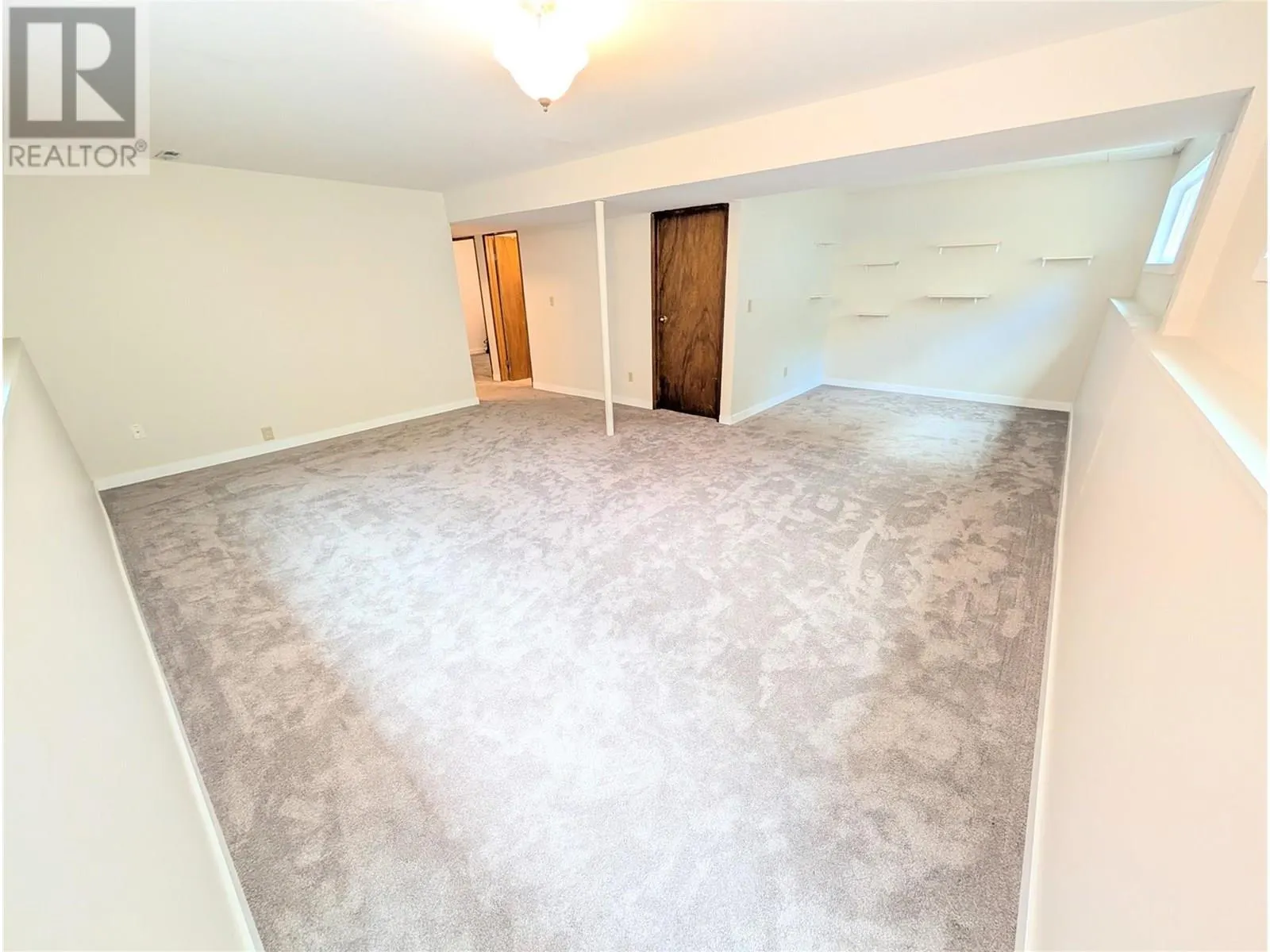1087 Monterey Court