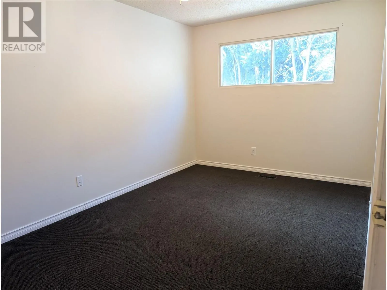 1087 Monterey Court