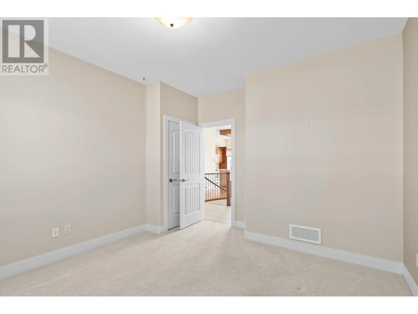 588 Harrogate Lane Unit# 17