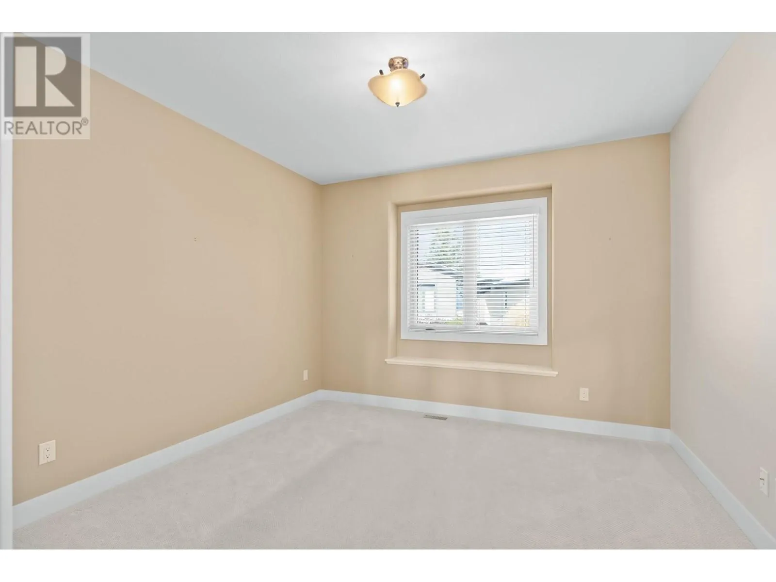 588 Harrogate Lane Unit# 17