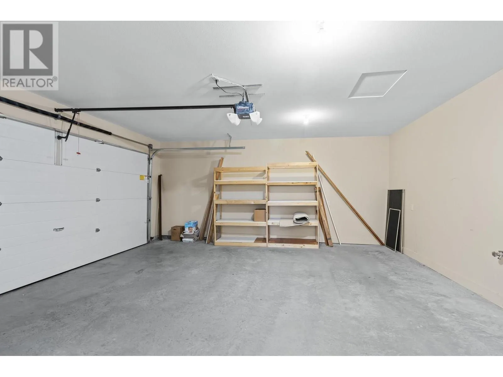 588 Harrogate Lane Unit# 17