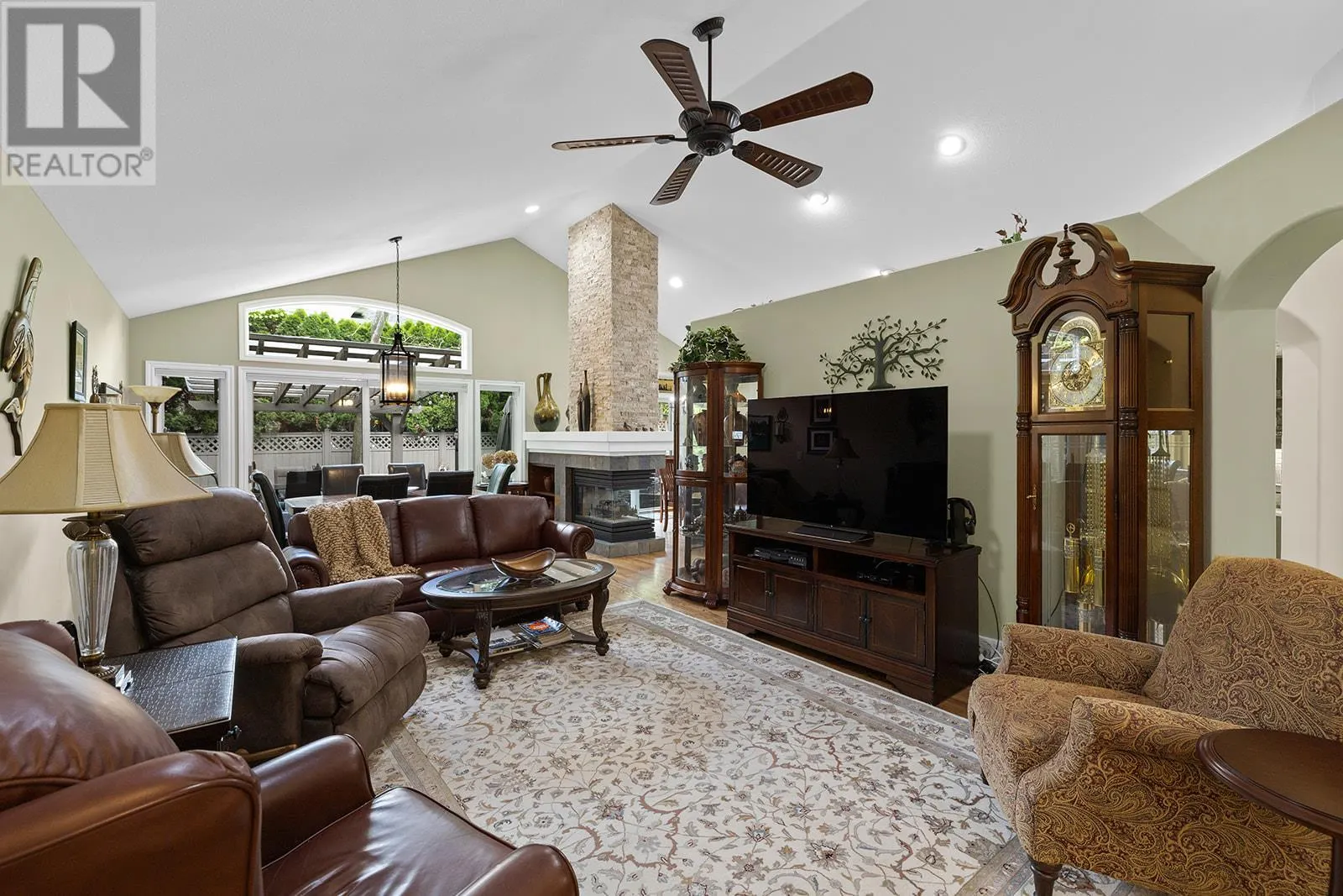 4182 Gallaghers Grove