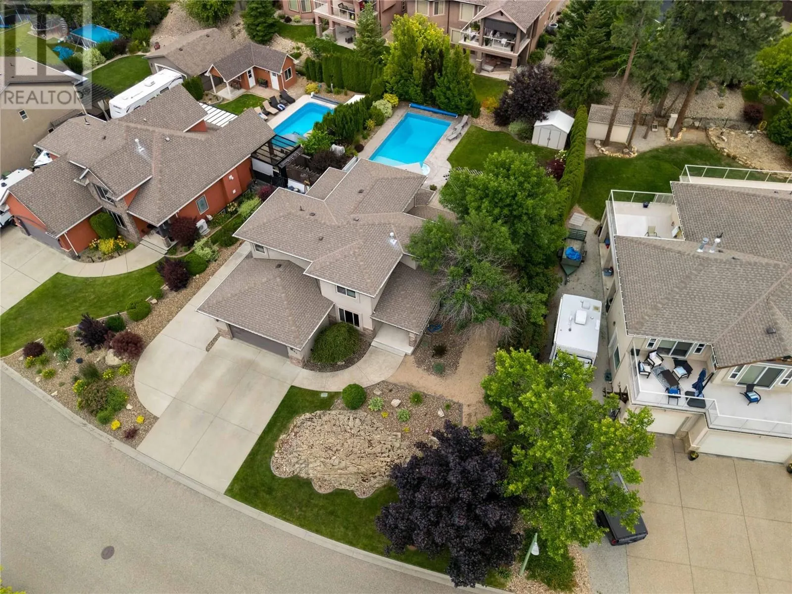 2464 SELKIRK Drive
