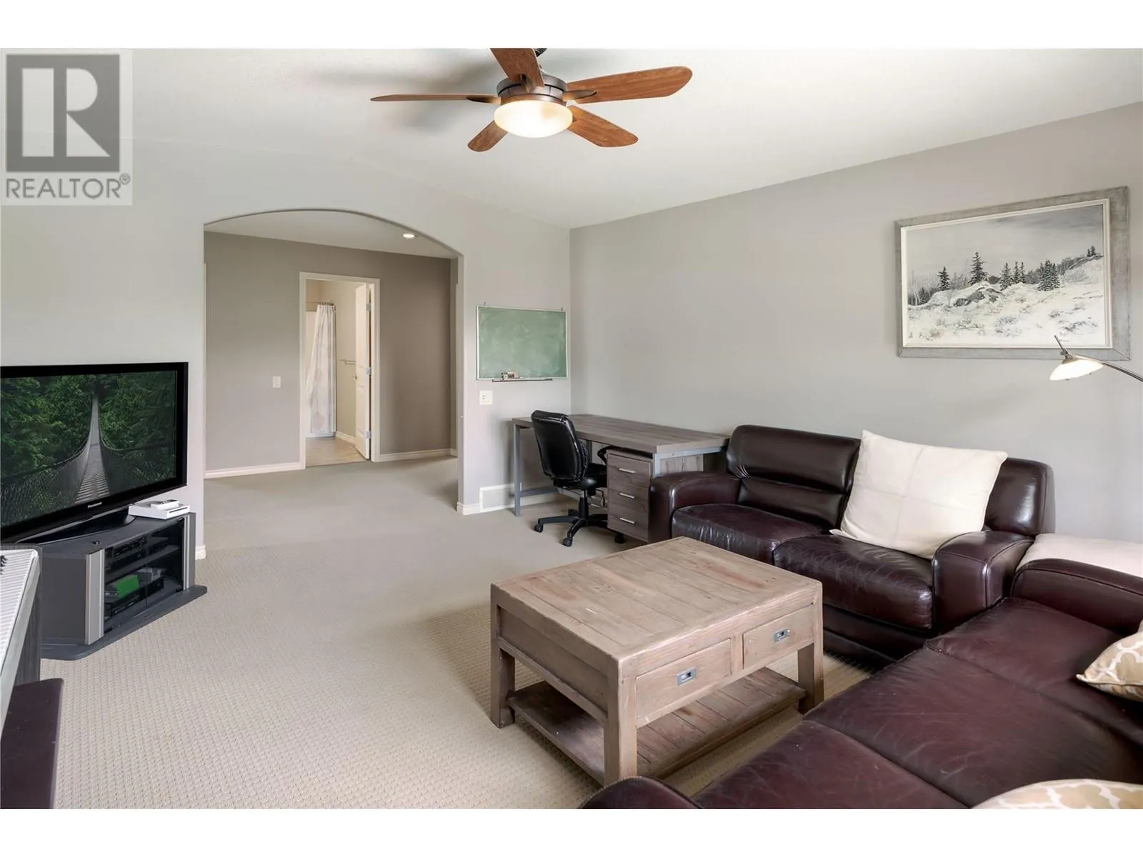 2464 SELKIRK Drive