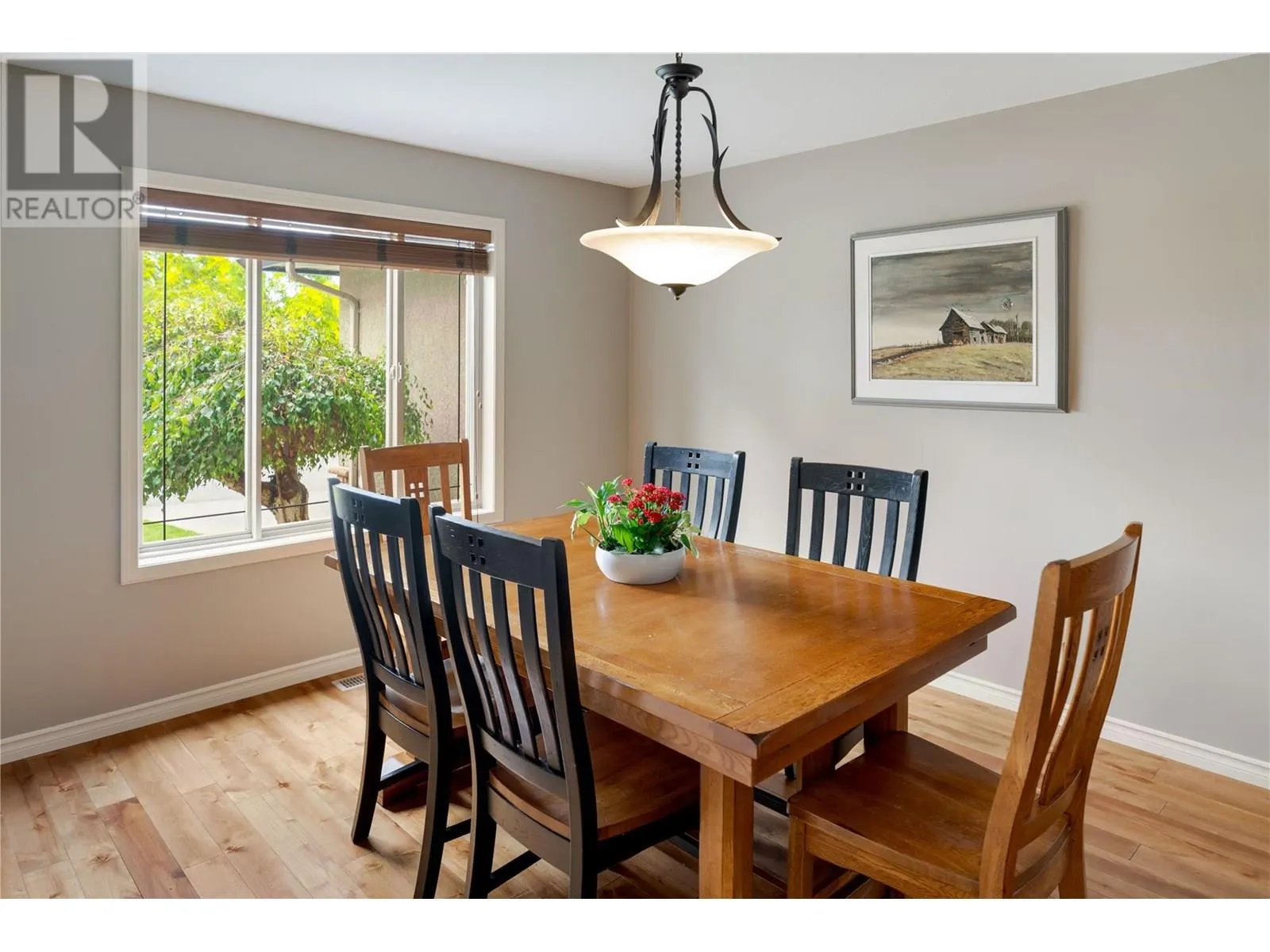 2464 SELKIRK Drive