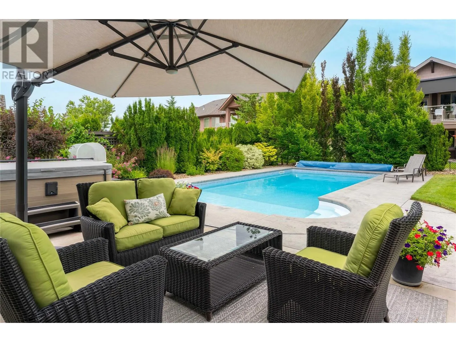 2464 SELKIRK Drive