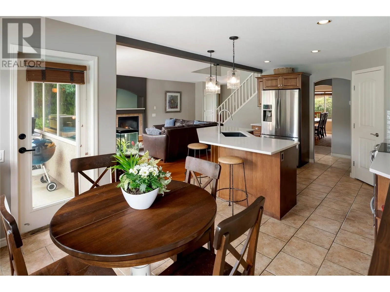 2464 SELKIRK Drive
