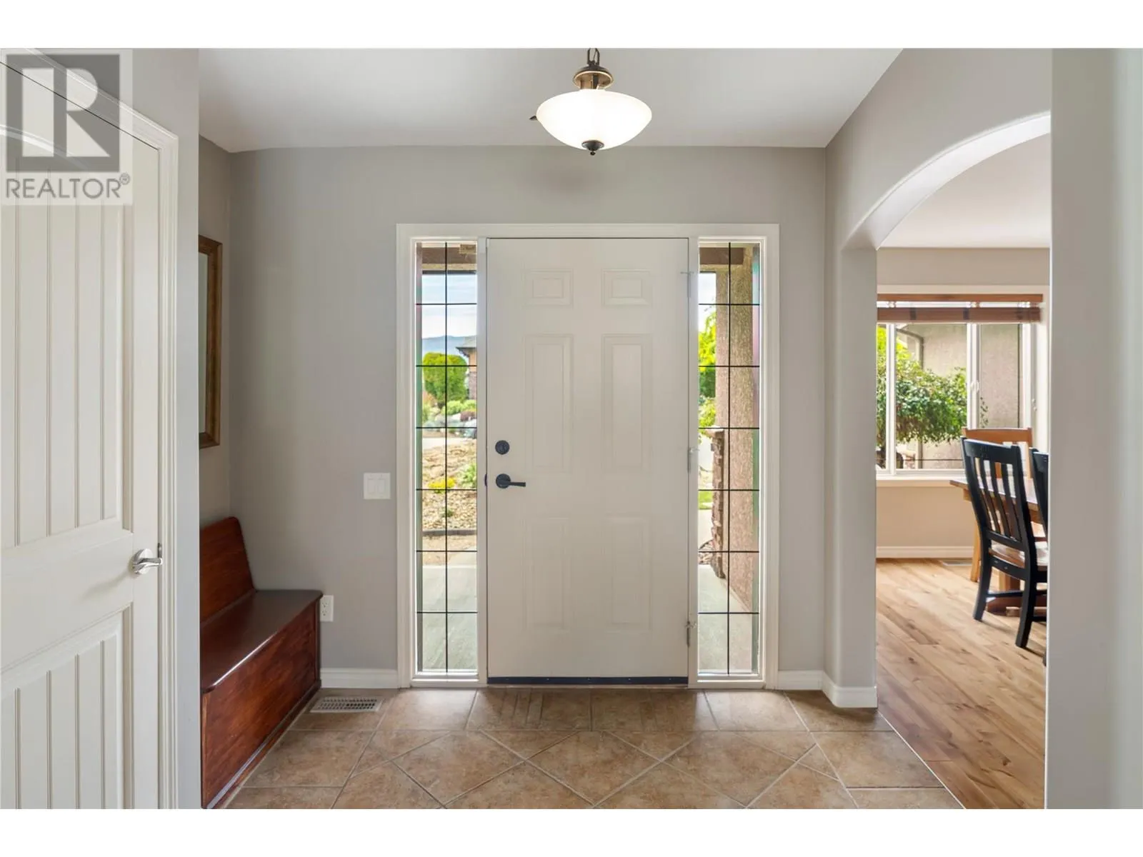 2464 SELKIRK Drive