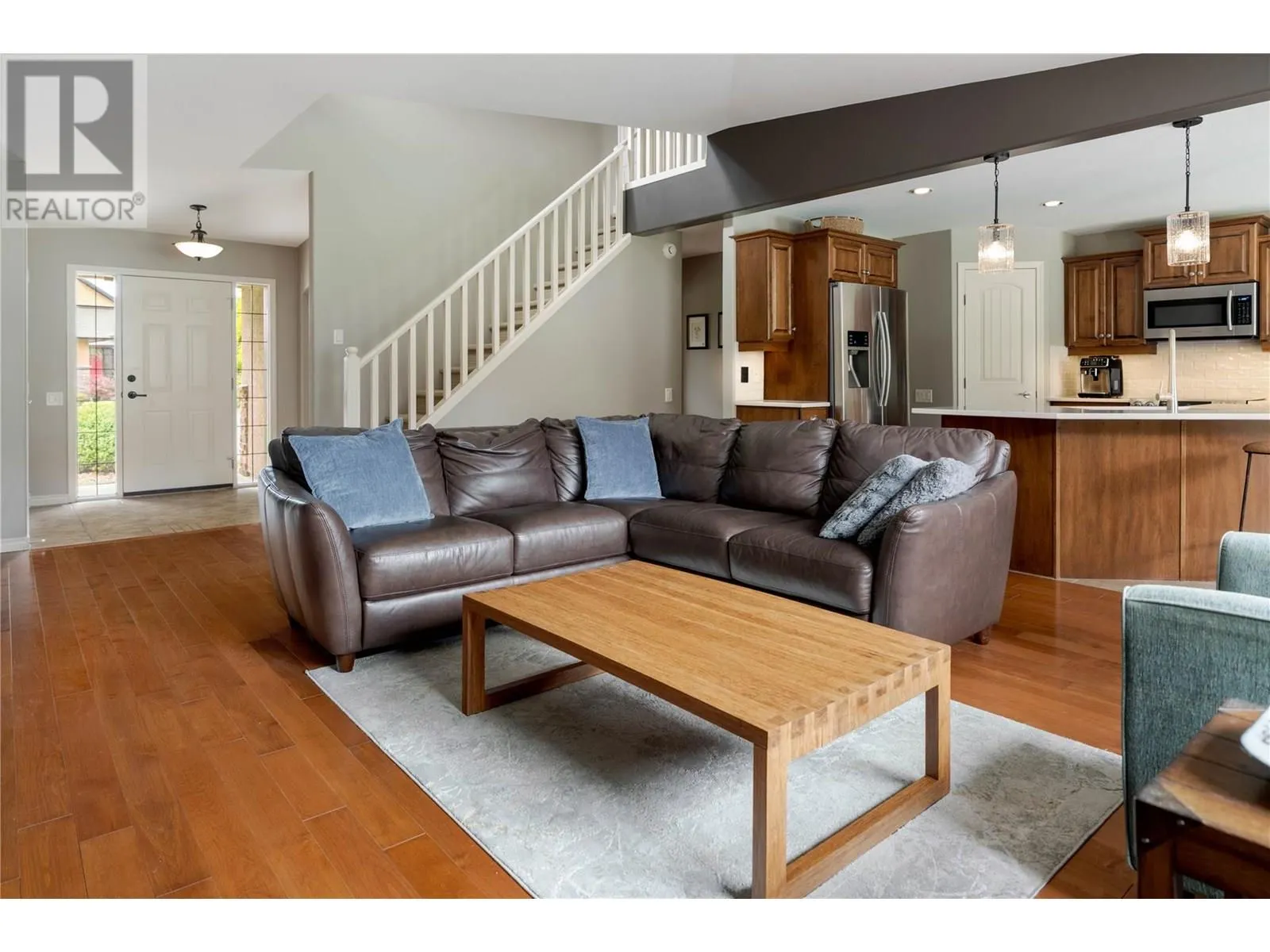 2464 SELKIRK Drive