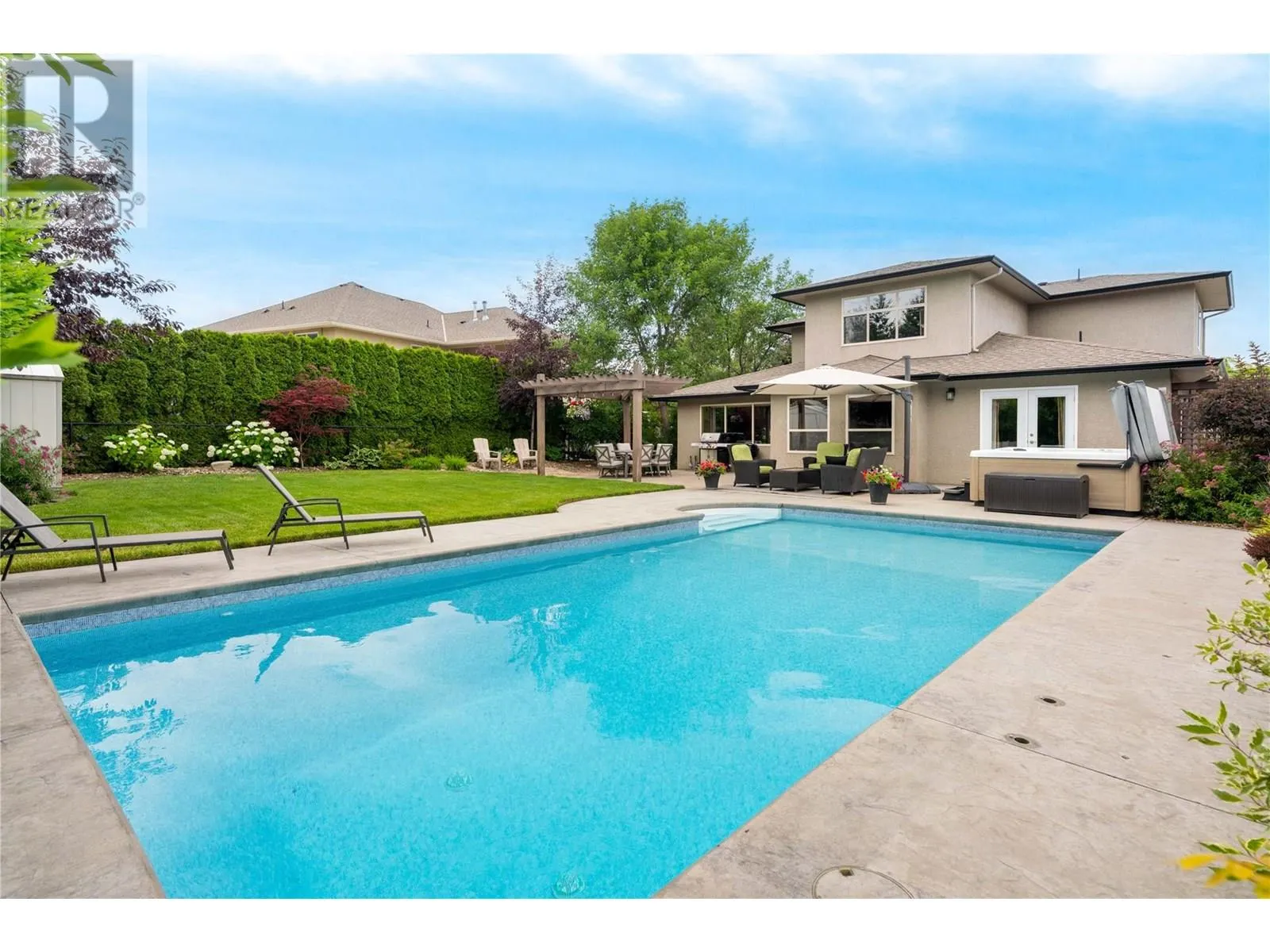 2464 SELKIRK Drive