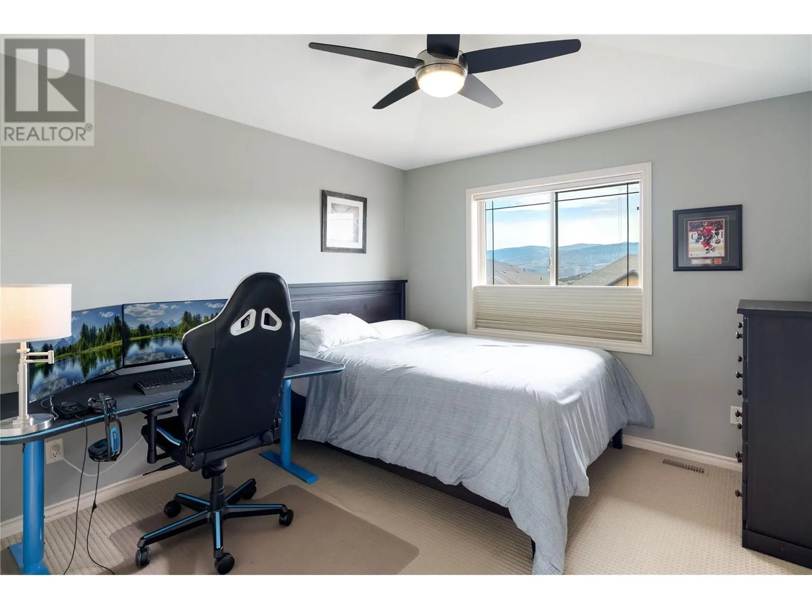 2464 SELKIRK Drive