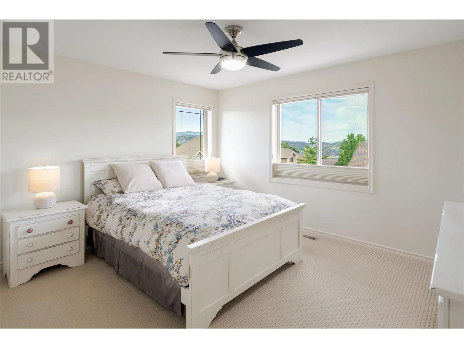 2464 SELKIRK Drive