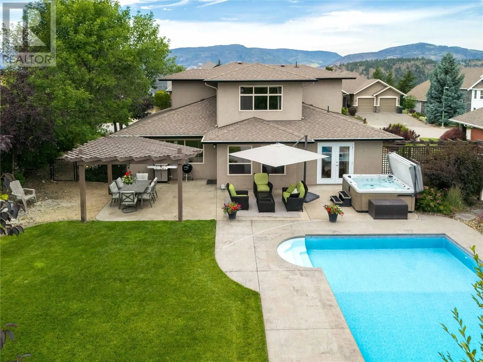 2464 SELKIRK Drive
