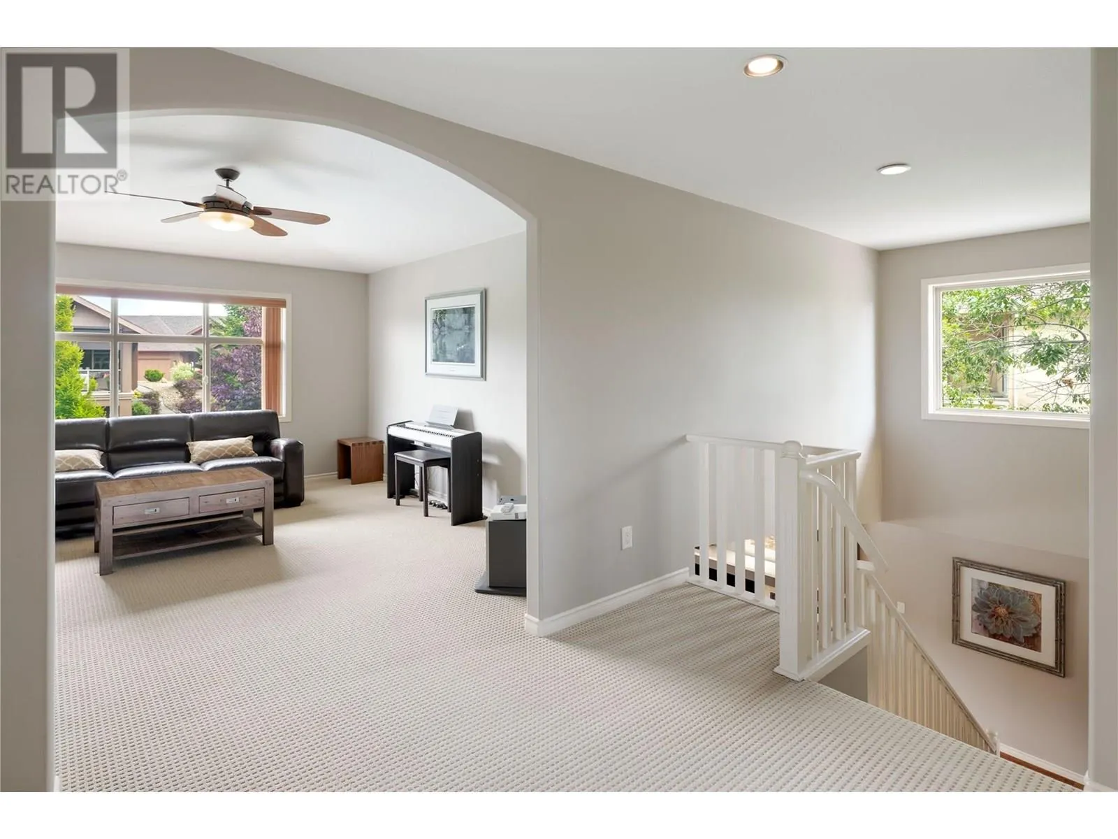 2464 SELKIRK Drive