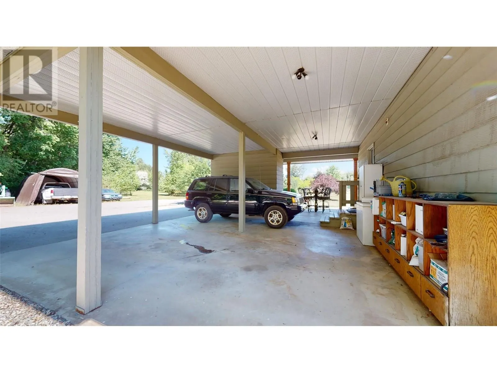 205 GREASEWOOD Avenue