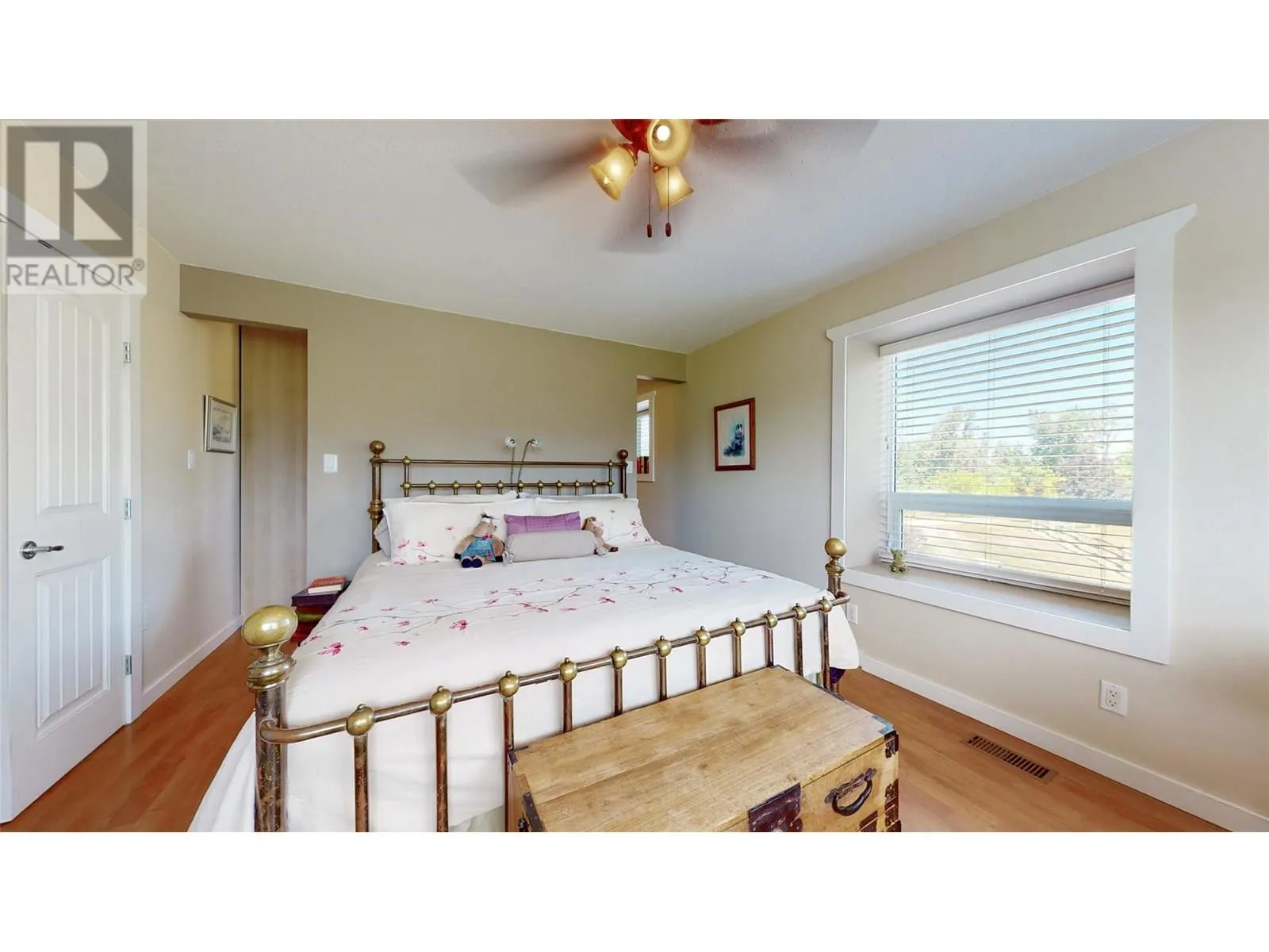 205 GREASEWOOD Avenue