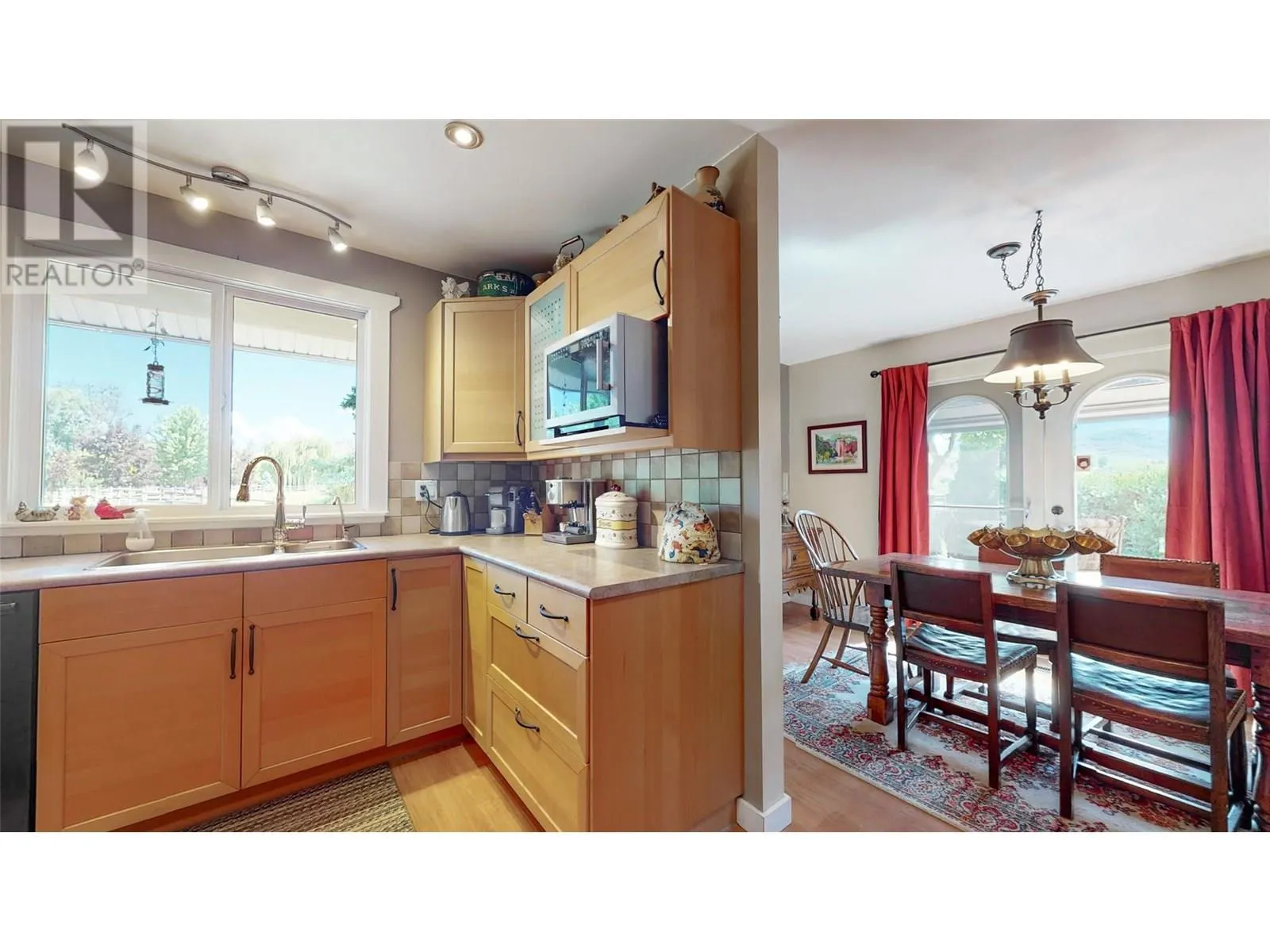 205 GREASEWOOD Avenue