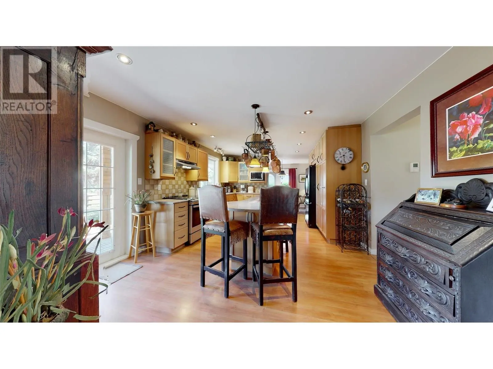 205 GREASEWOOD Avenue