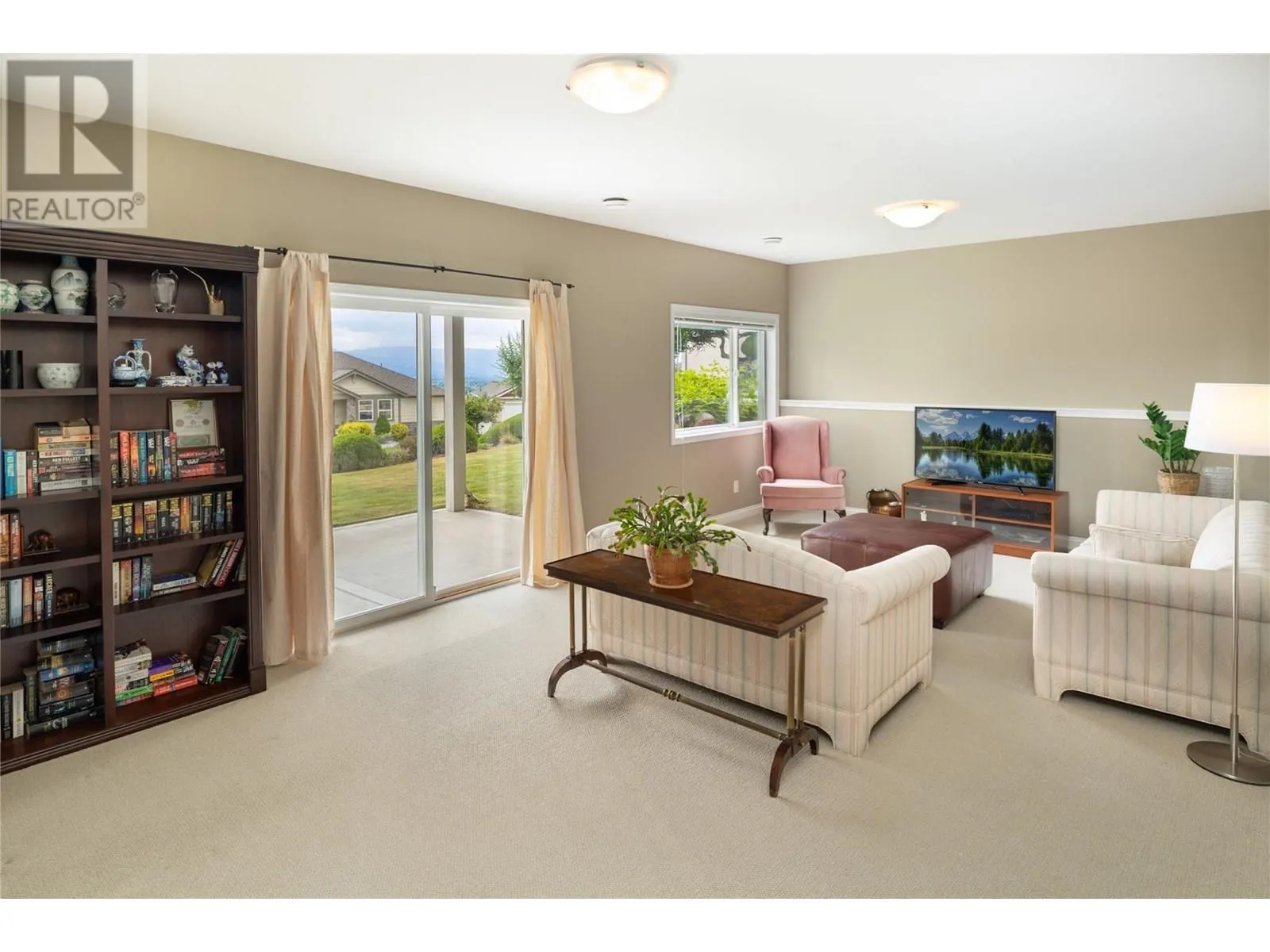5175 Sandhills Drive