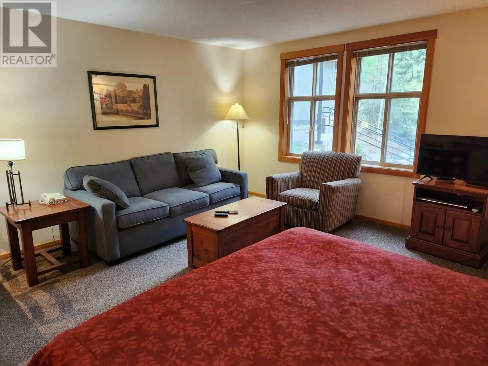 2060 SUMMIT Drive Unit# 106