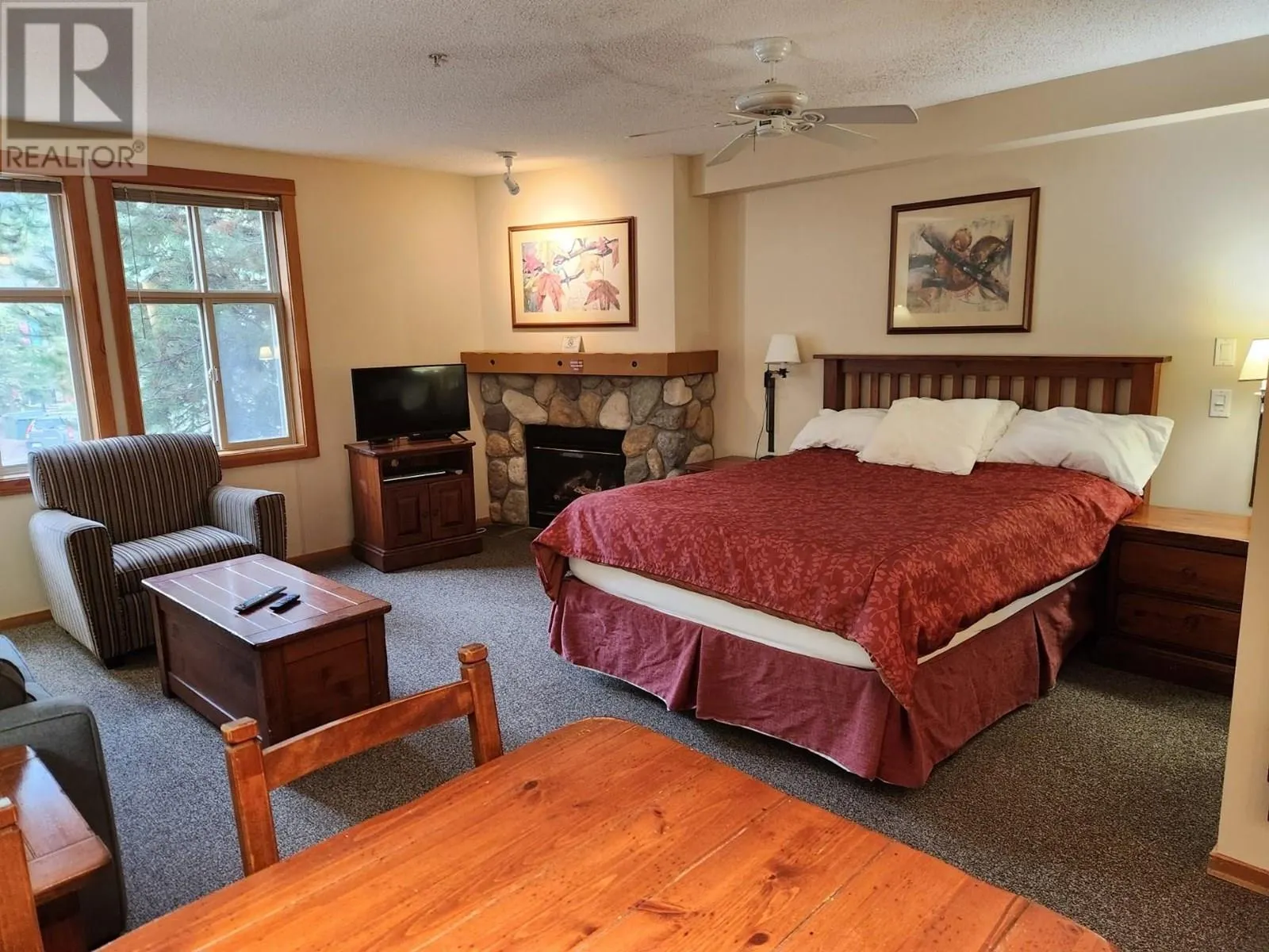 2060 SUMMIT Drive Unit# 106