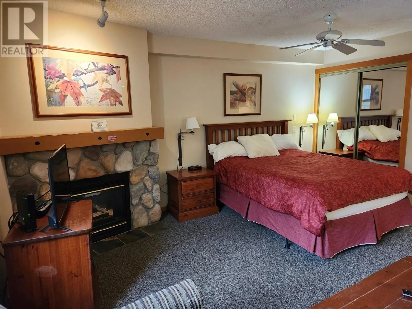 2060 SUMMIT Drive Unit# 106