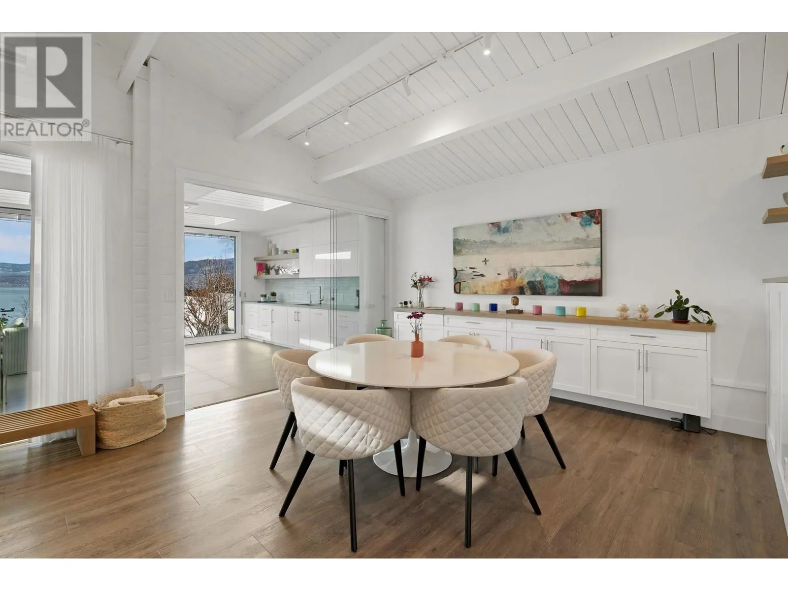 4110 Lakeshore Road