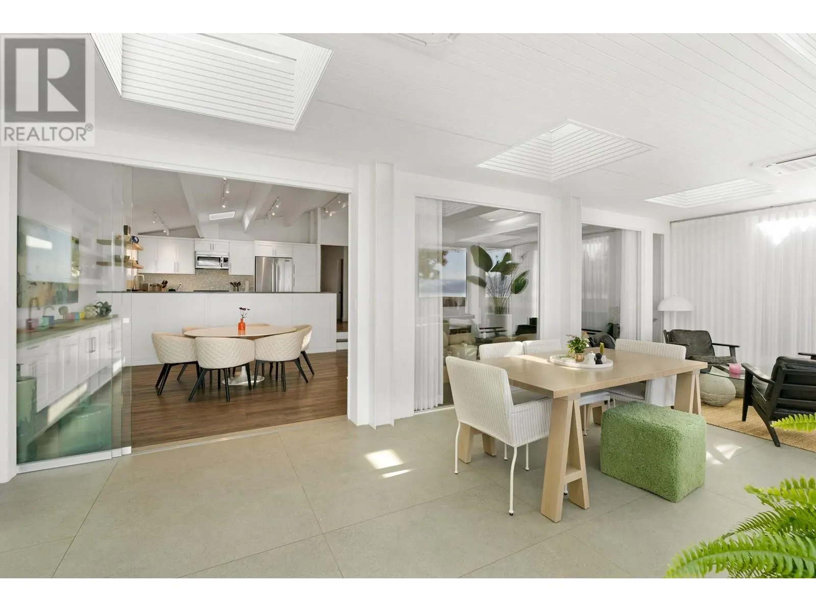 4110 Lakeshore Road