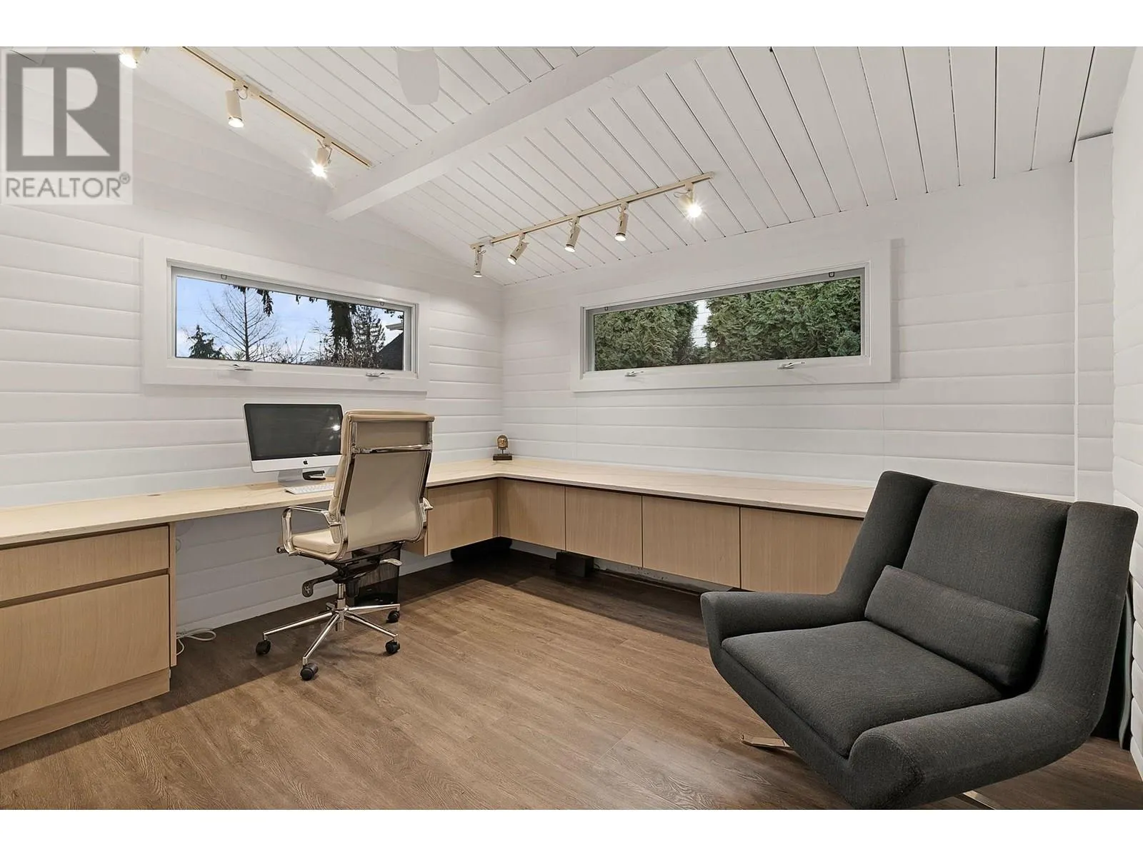 4110 Lakeshore Road