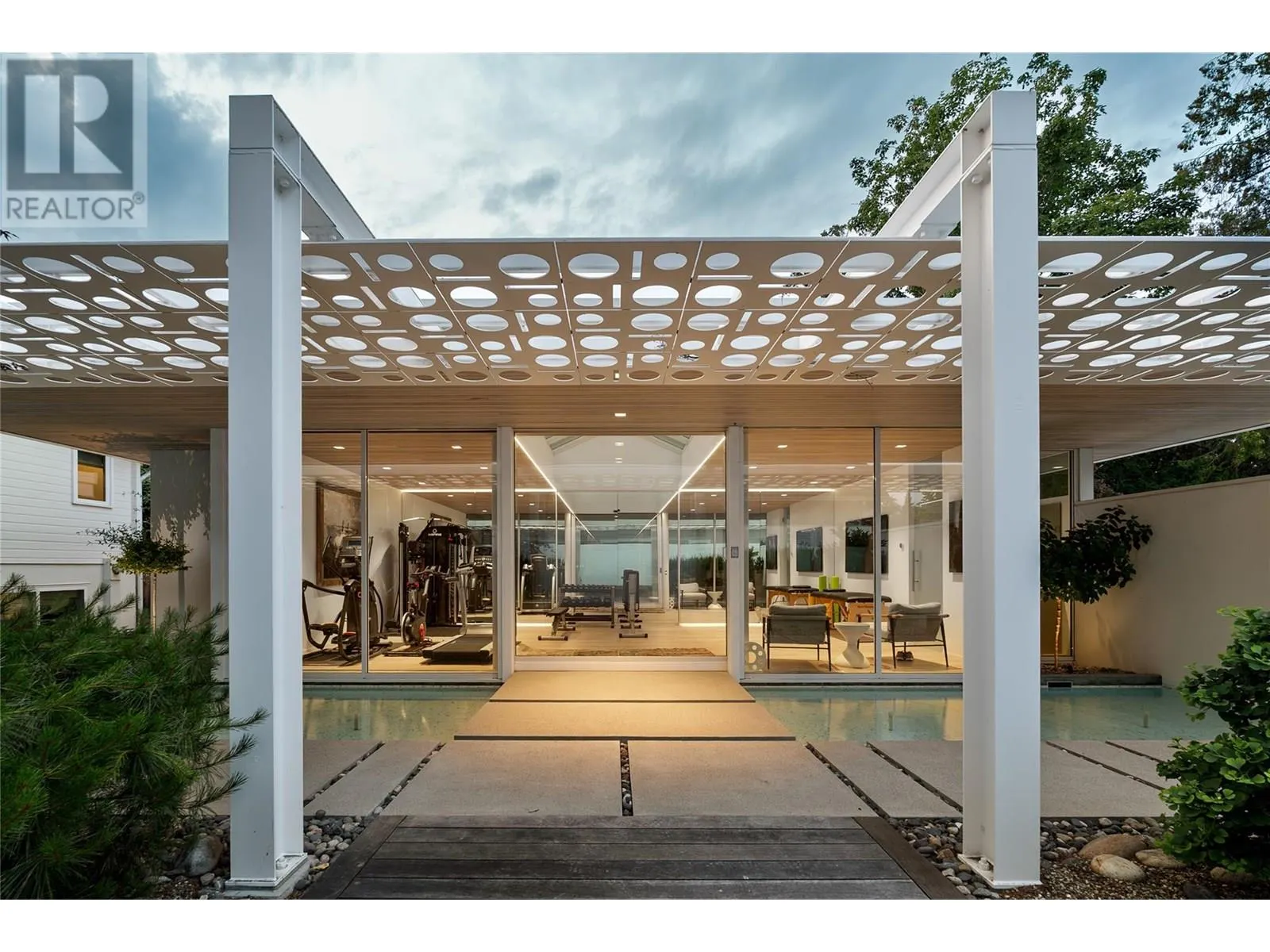 4110 Lakeshore Road