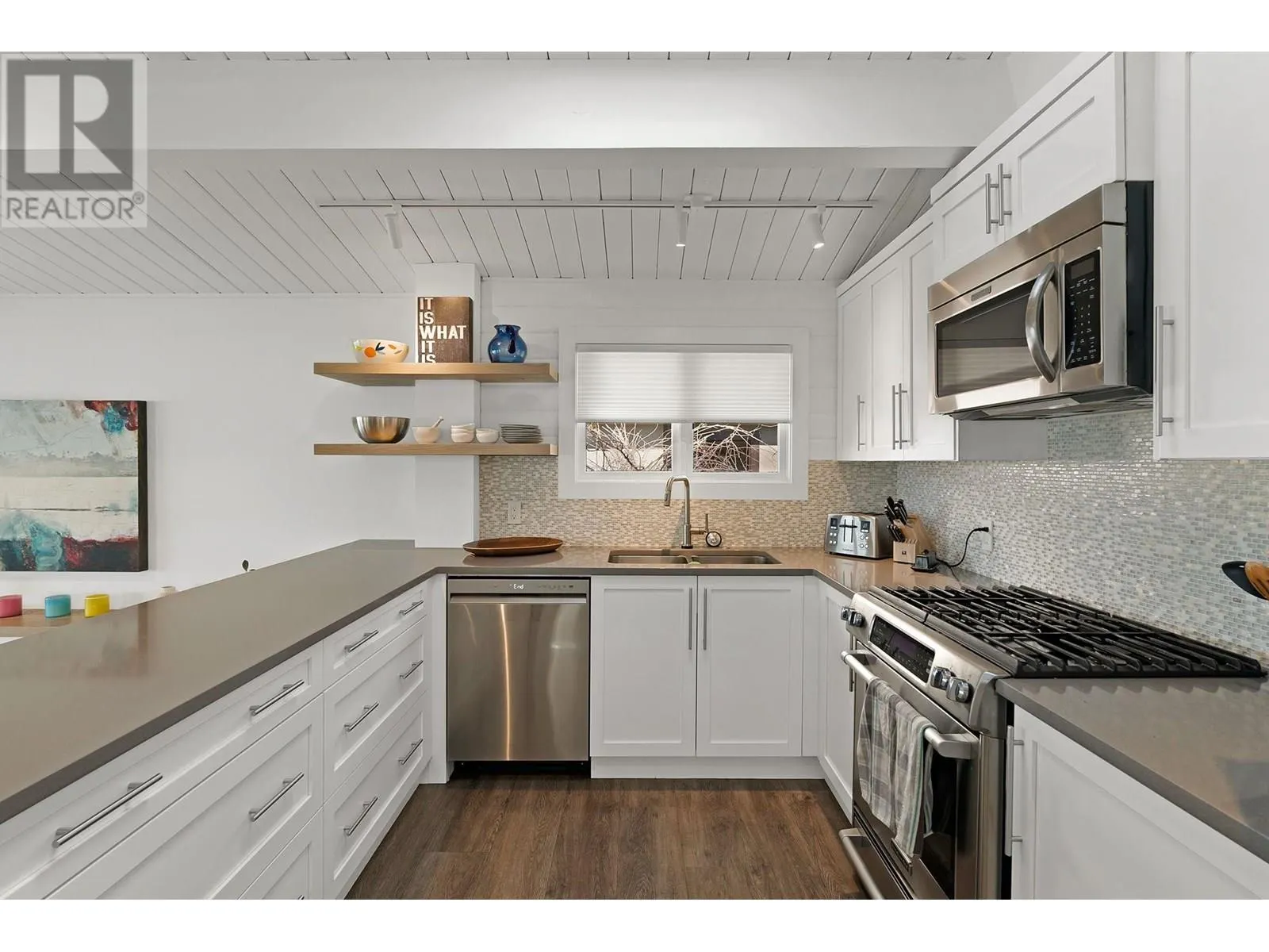 4110 Lakeshore Road