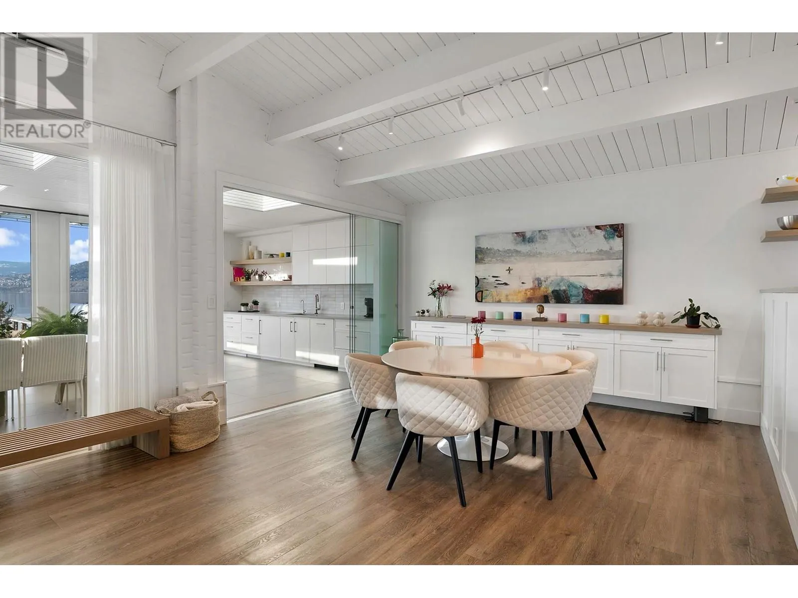 4110 Lakeshore Road