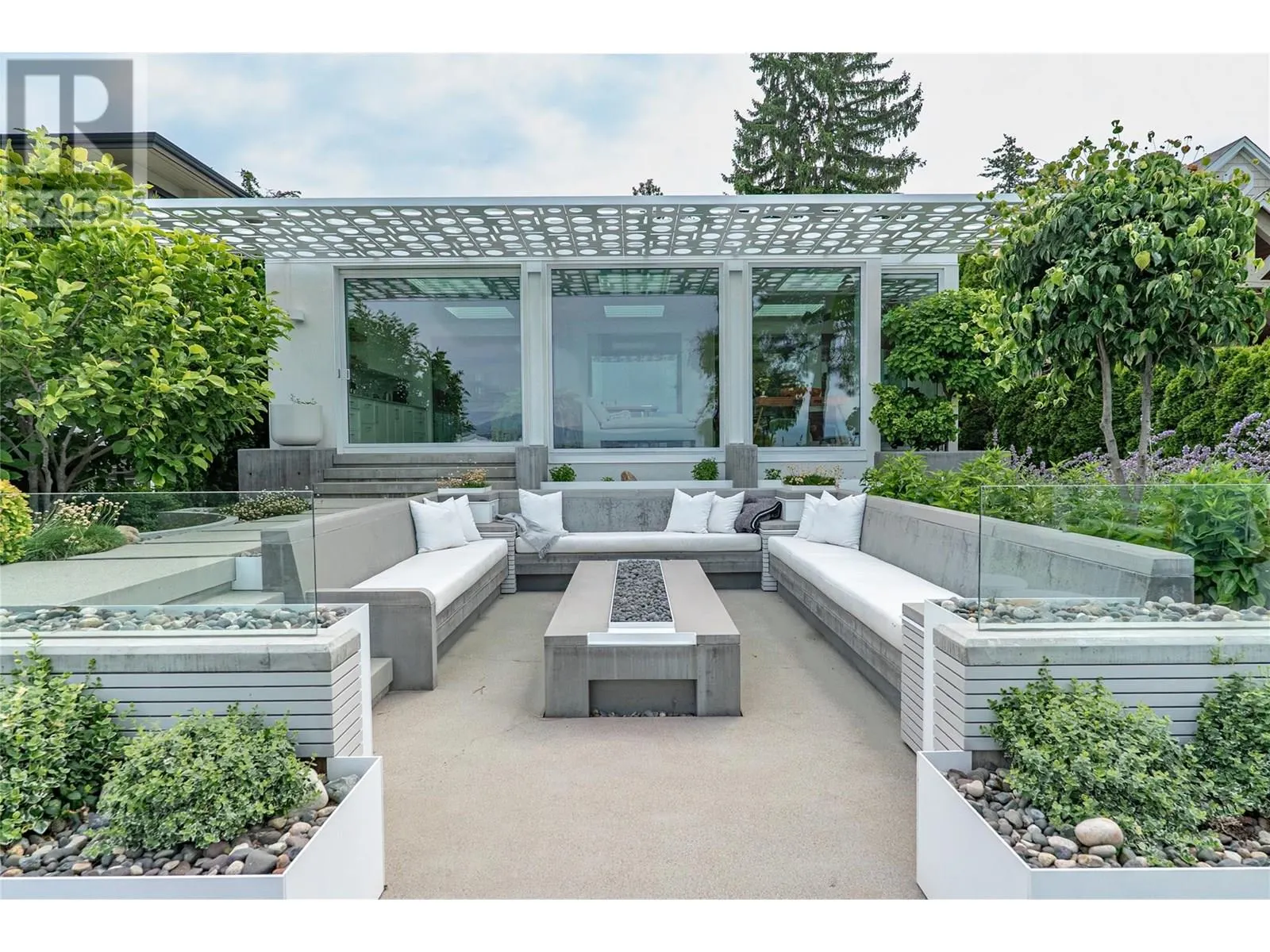 4110 Lakeshore Road