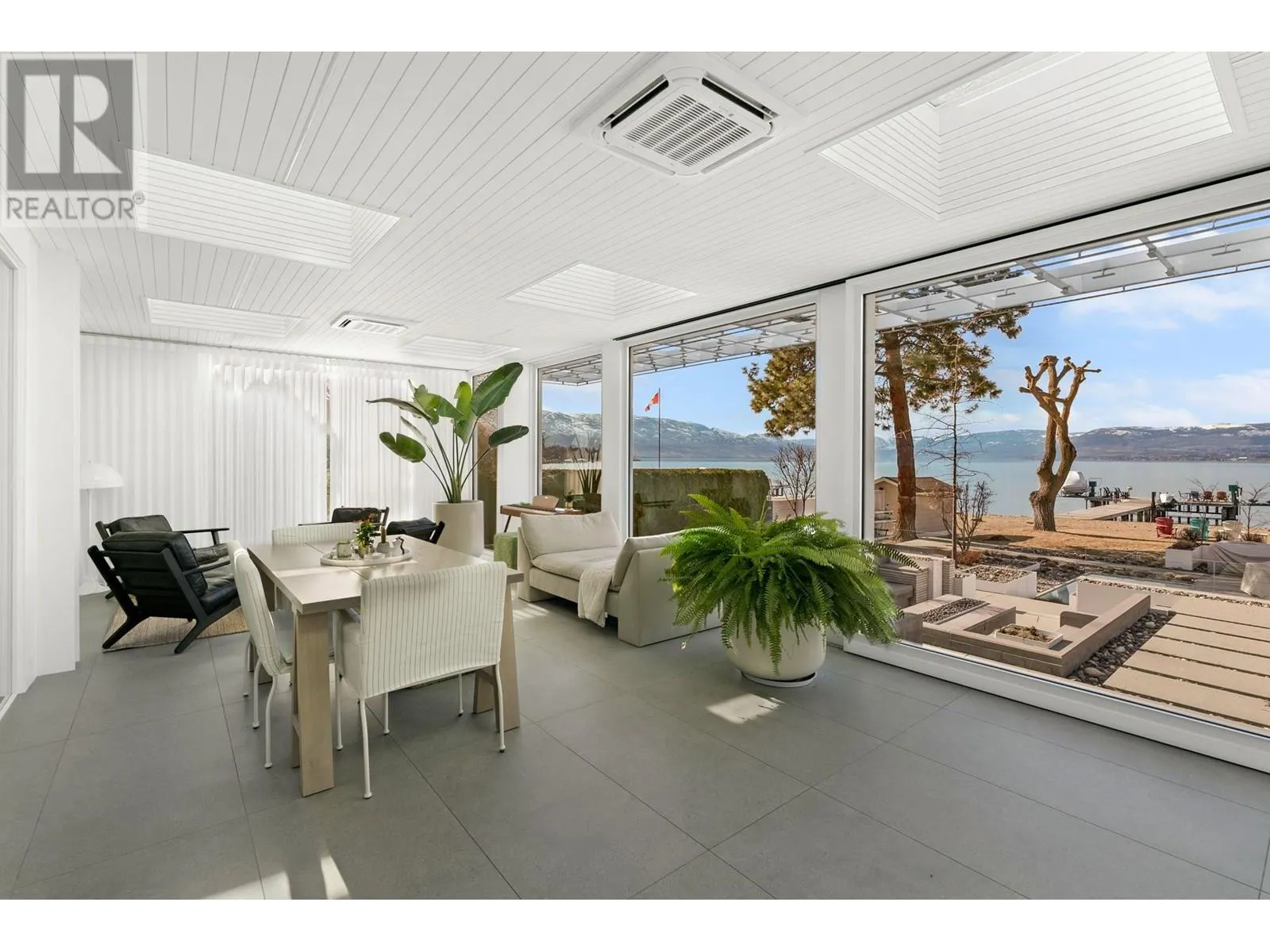 4110 Lakeshore Road