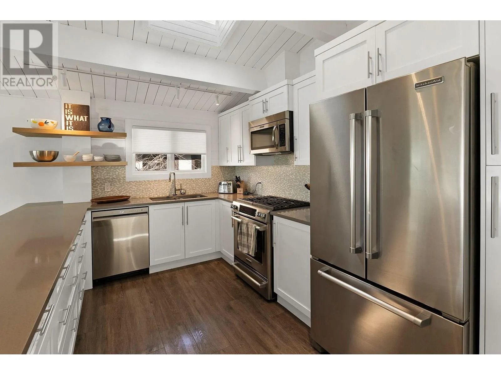4110 Lakeshore Road