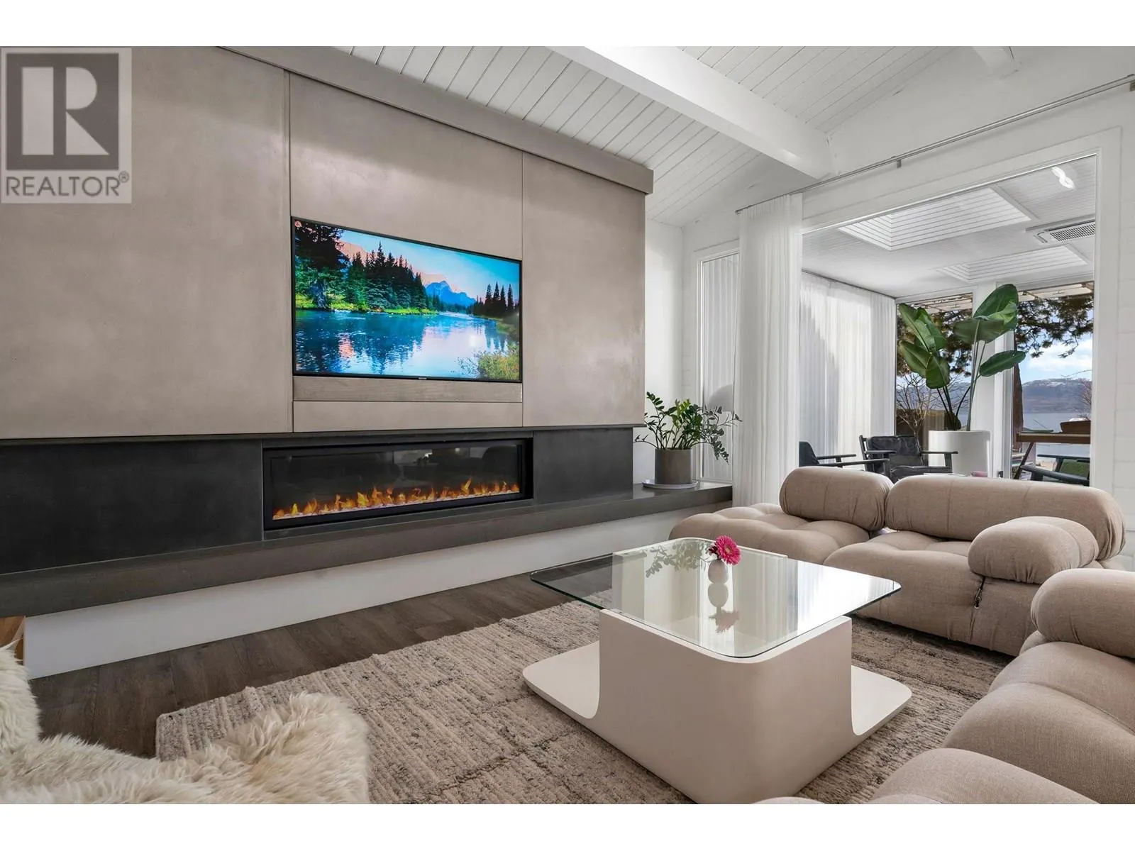 4110 Lakeshore Road