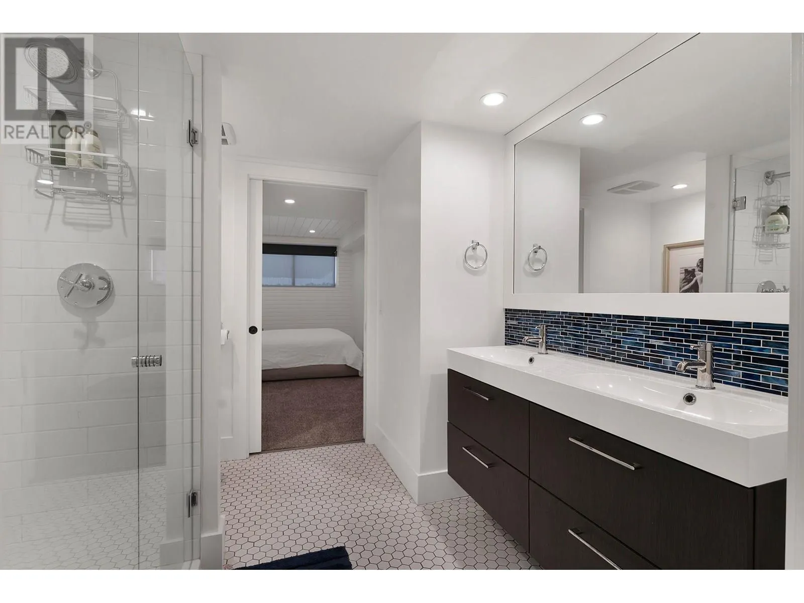 4110 Lakeshore Road