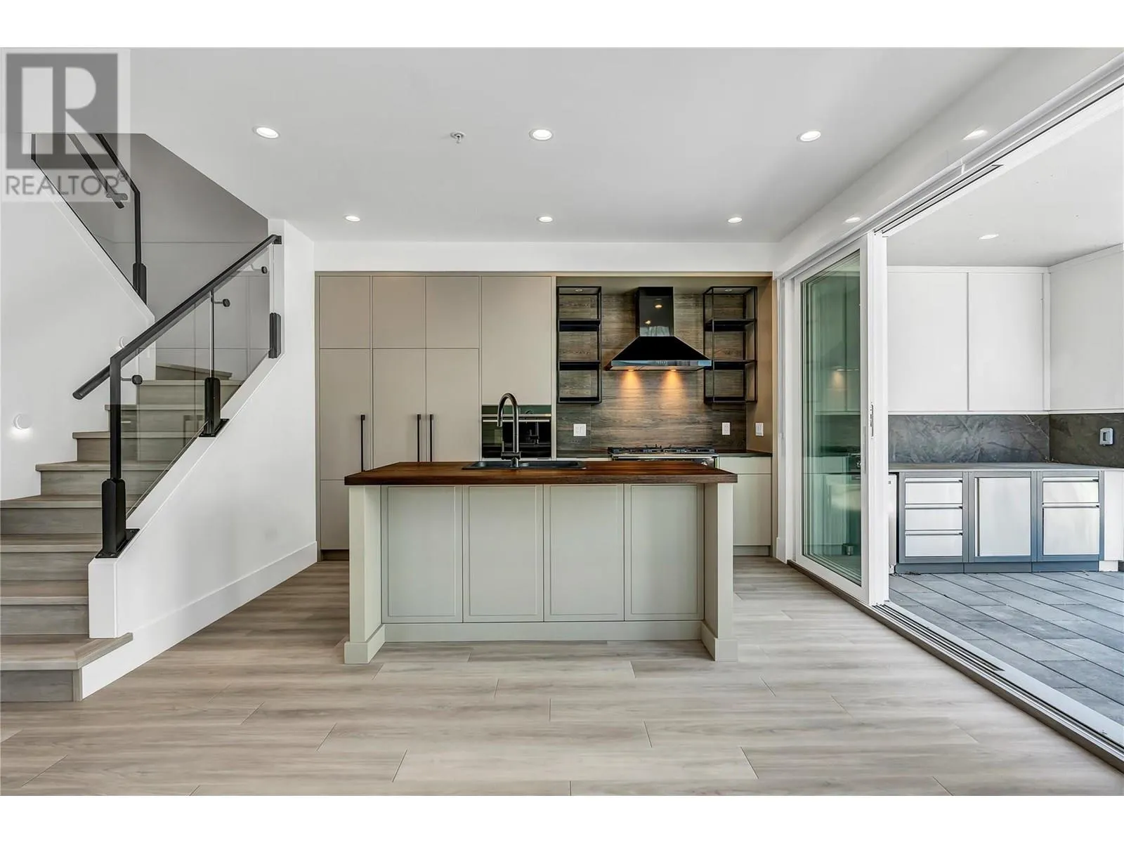 3000 Landry Crescent
