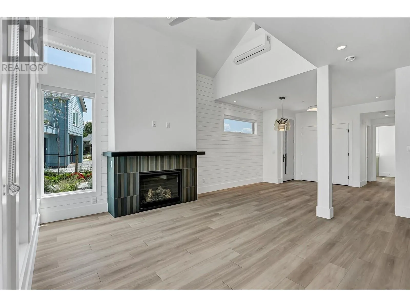 3000 Landry Crescent