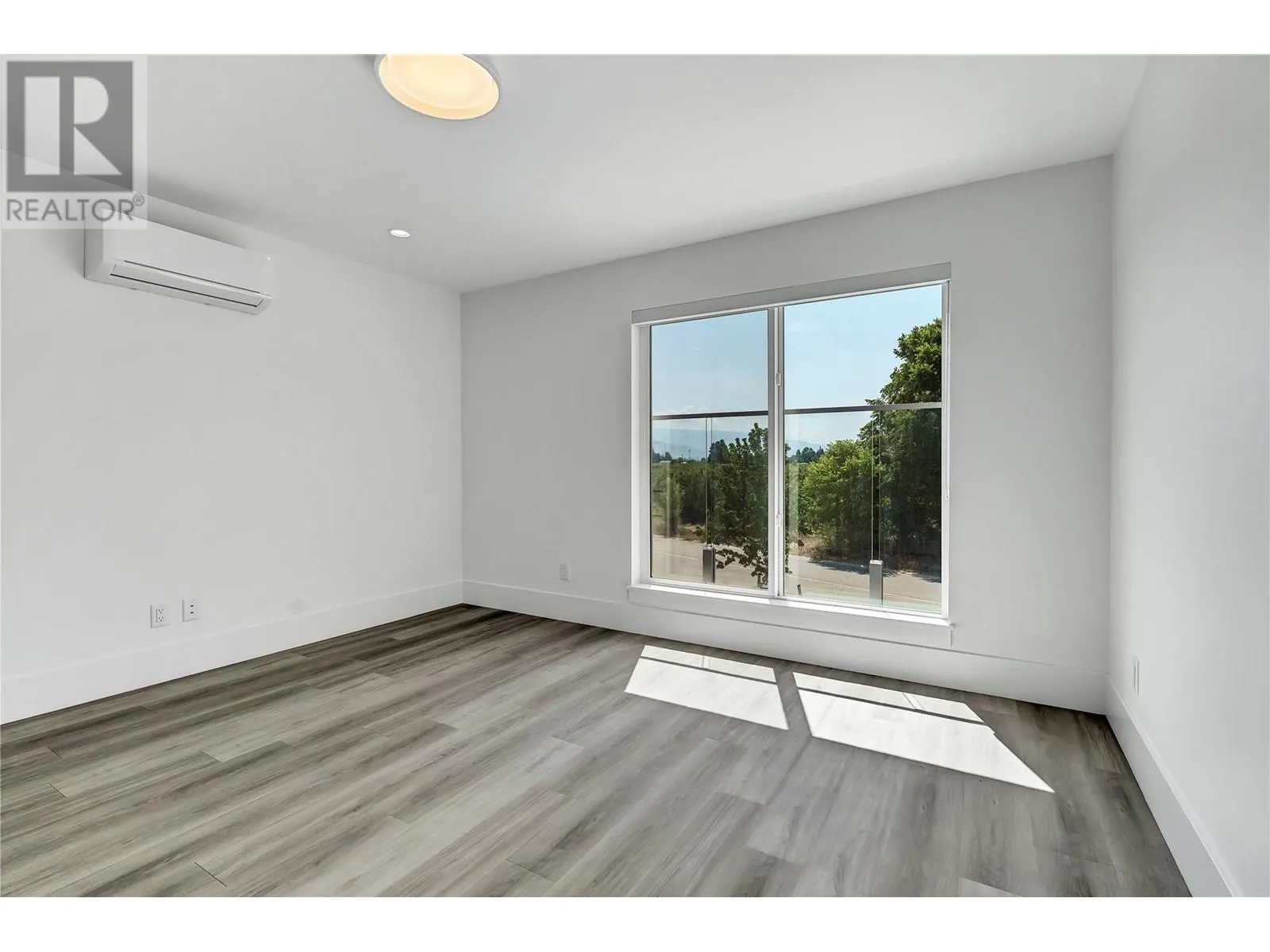 3000 Landry Crescent