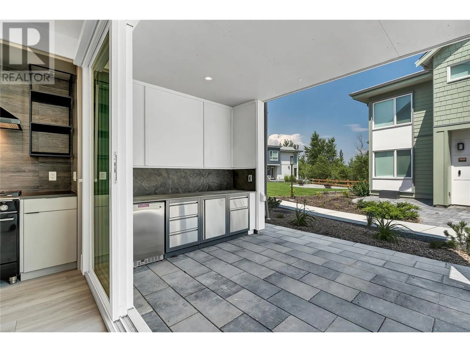 3000 Landry Crescent
