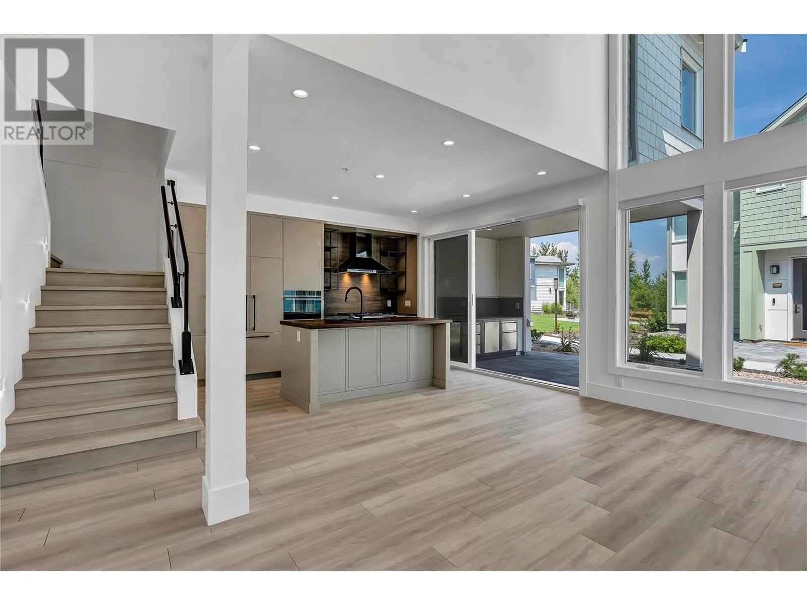 3000 Landry Crescent