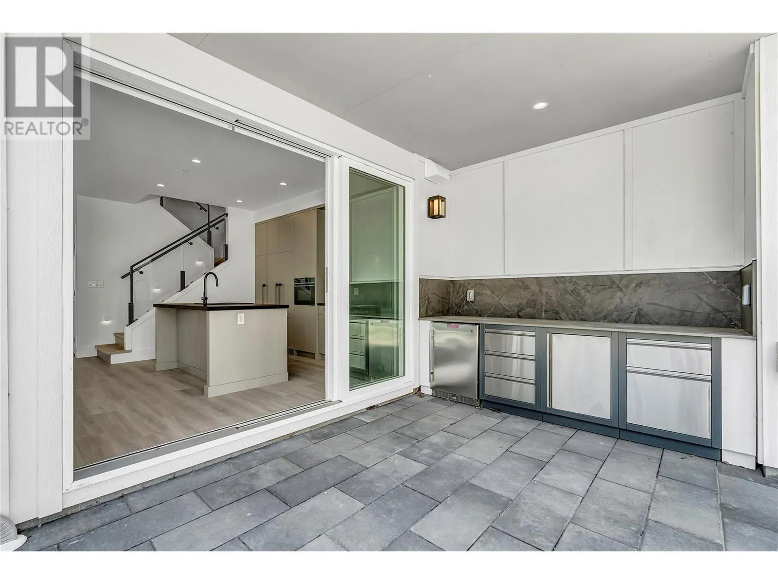 3000 Landry Crescent